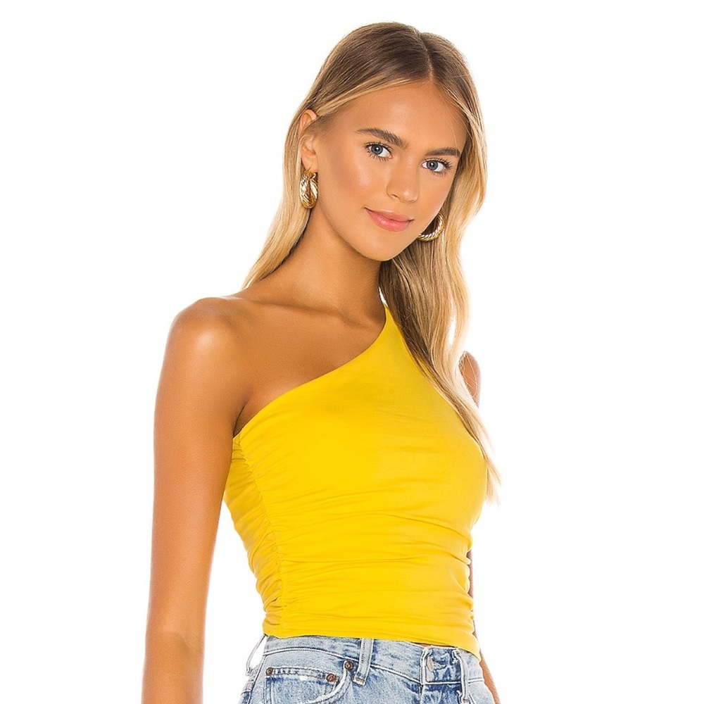 Superdown Anna ruched top in yellow - Picture 2 of 4